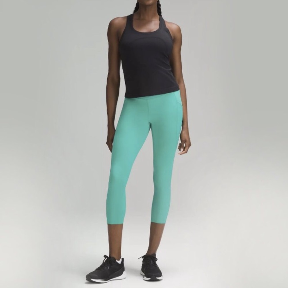 CLOSET CLEAR OUT SALE -LULULEMON Fast & Free High-Rise Crop 23" Green size 2 NWT